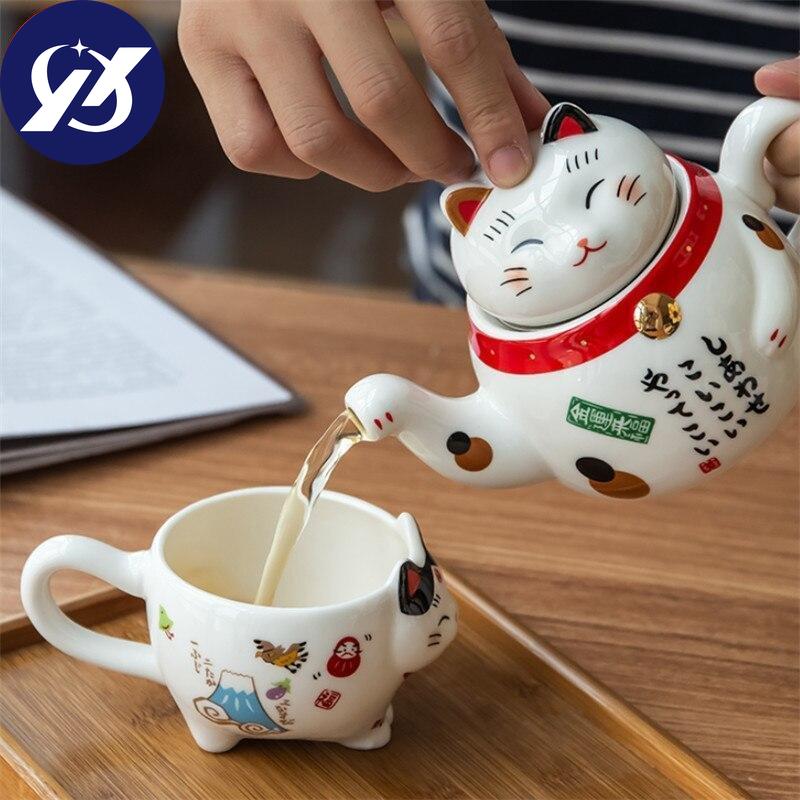 Cute Japanese Lucky Cat Porcelain Tea Set Creative Maneki Neko Ceramic Tea Cup Kettle with Strainer Office Teapot Water Mug