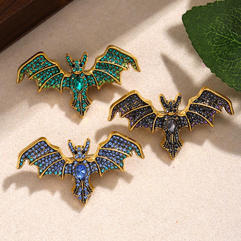 Vintage Cute Devil Bat Brooches Women Coat Clothing Badges Jewelry Accessries Gifts