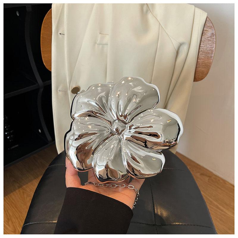 Fashion Metal Flower Shaped Crossbody Bag for Women Gold Box Shoulder Bags Shinny Evening Party Clutch Bag Small Phone Purses