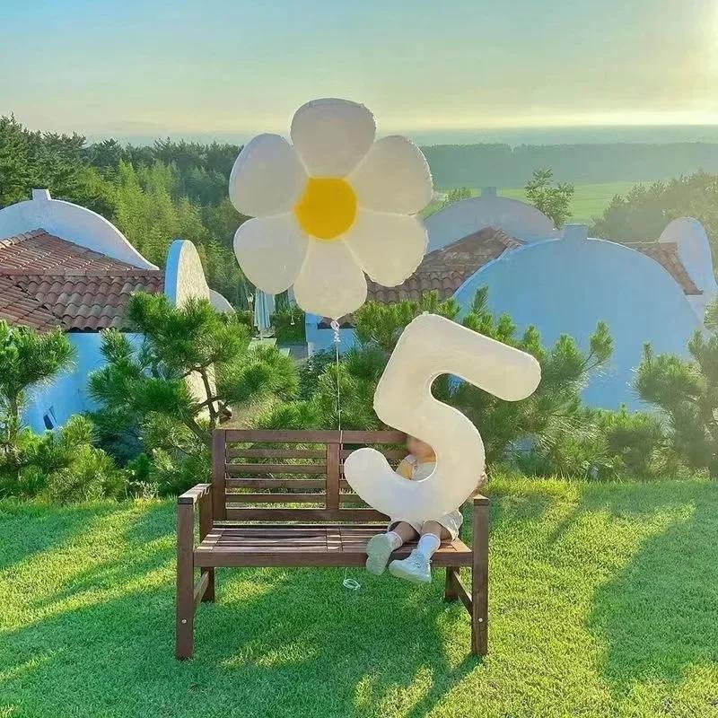 White Daisy Flower Balloons Multi Size Sunflower Foil Balloon Plumeria Helium Ball for Birthday Wedding Party Decor Baby Shower