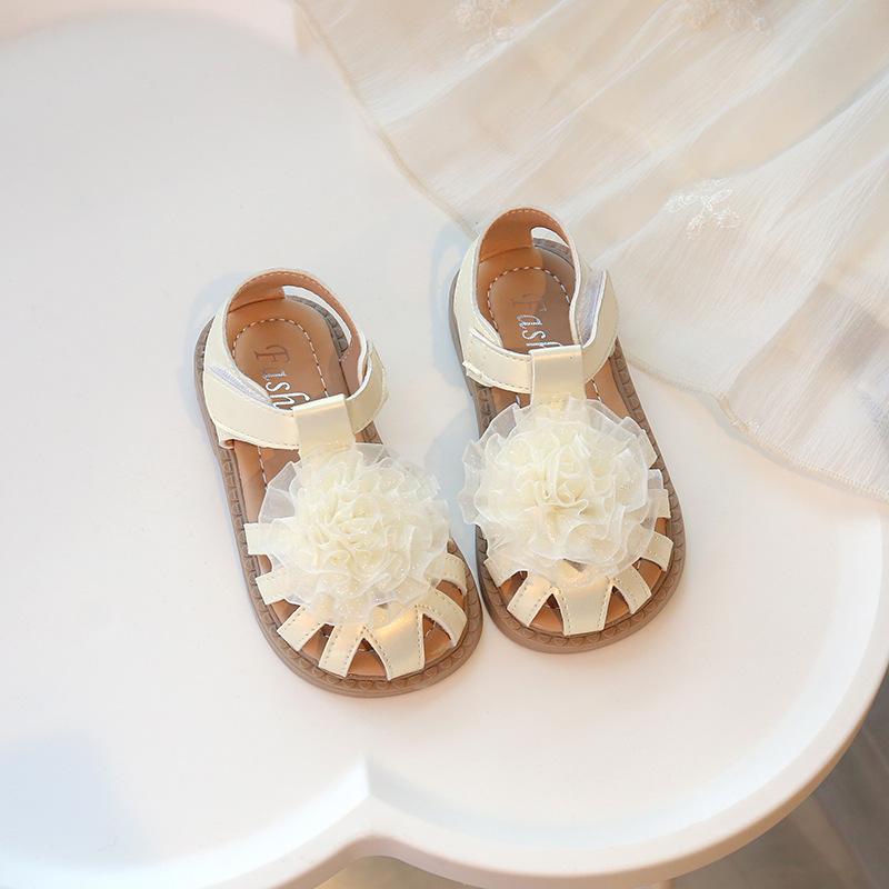 Girls Beach Shoes Hollowed-out Kids Princess Shoes Lace Flowers 2025 Summer New Children Sandals T-strap Hook&loop Soft Sole