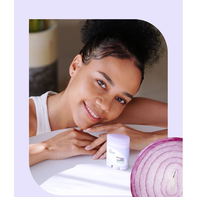 Isntree - Onion Fresh Light Sun Stick