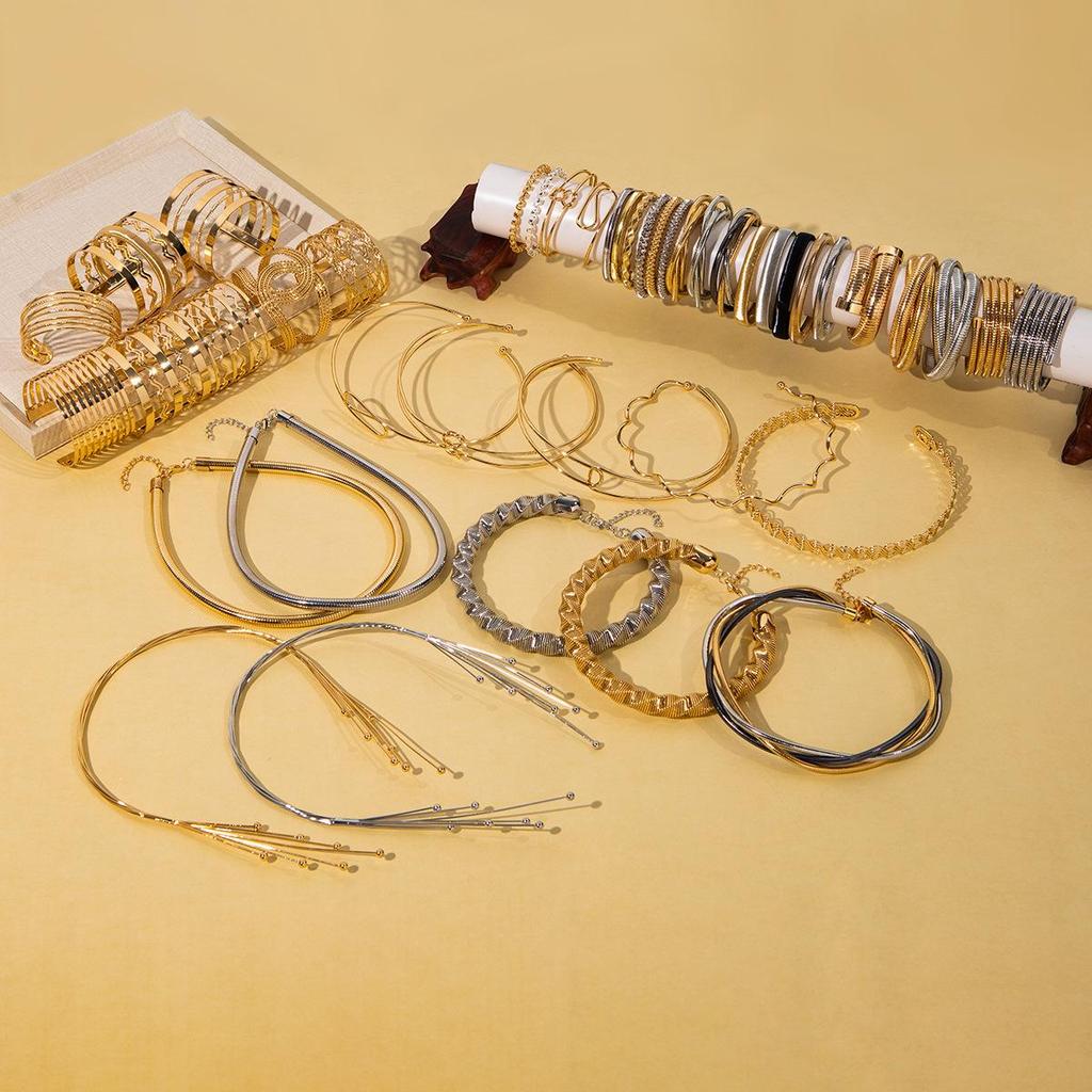 European & American High-End Gold Wire Multi-Layer Bracelet Necklace.