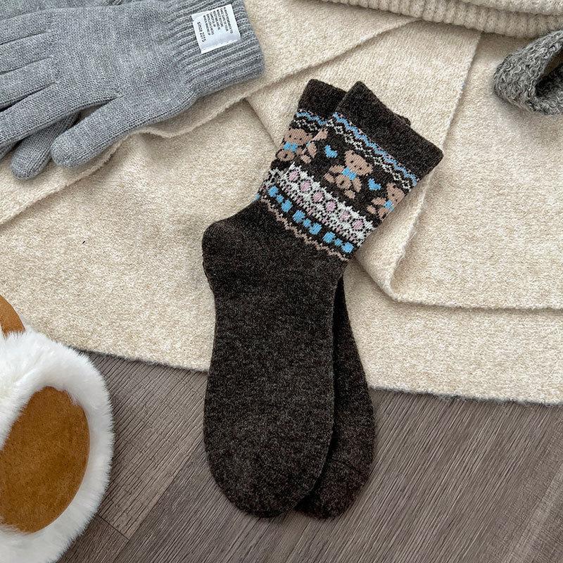 

Женские осенне-зимние утолщенные теплые ретро этнические носки-бочонки из медвежьей шерсти 1 pair кофейный