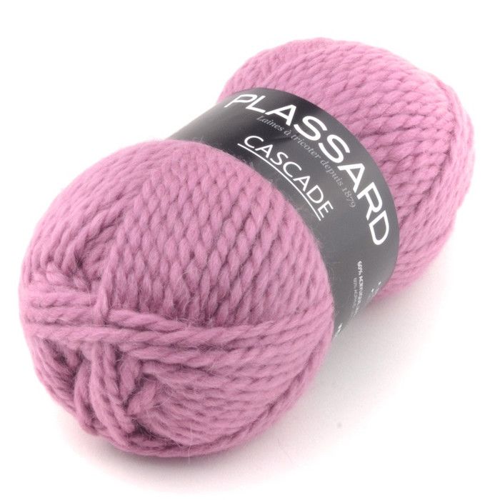 Ball of Yarn Cascade 31 Powder Pink