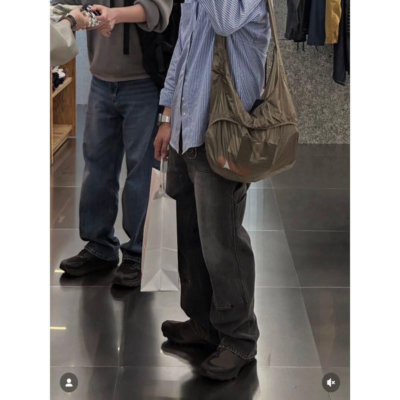 

Annoying Roahiking Crossbody Tear-Resistant Nylon Ultra-Thin Portable Compression Integrated Bag Outdoor Lightweight Shoulder Bag Black