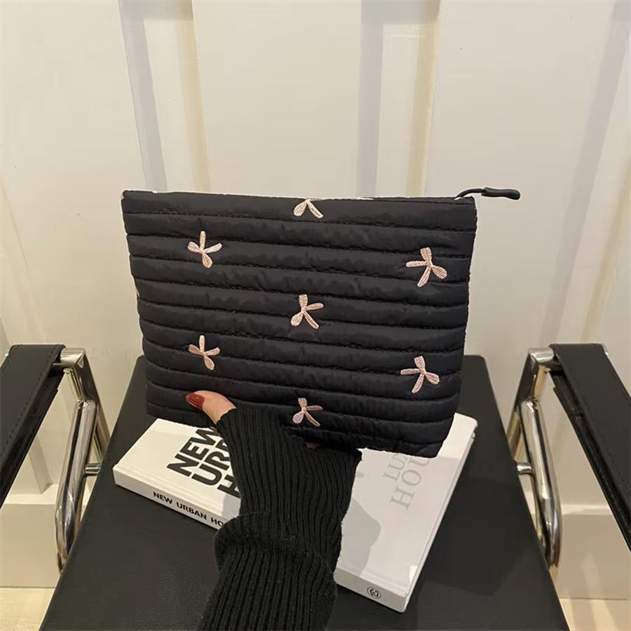 1Pcs Bow Embroidery Handbag Large Capacity Makeup Bags Pencil Mobile Phe Storage Bag With Zipper Toiletry Bag Fashiable Bags