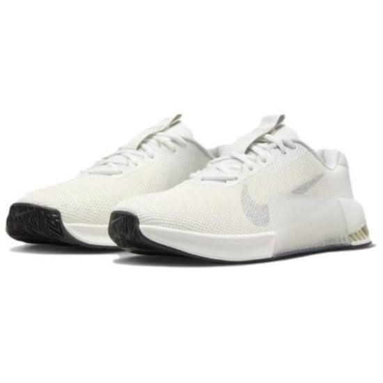 

Жіночі кросівки Nike Metcon 9 Premium Summit White FQ7217-101 EU 37.5 сріблиста колірна/білий