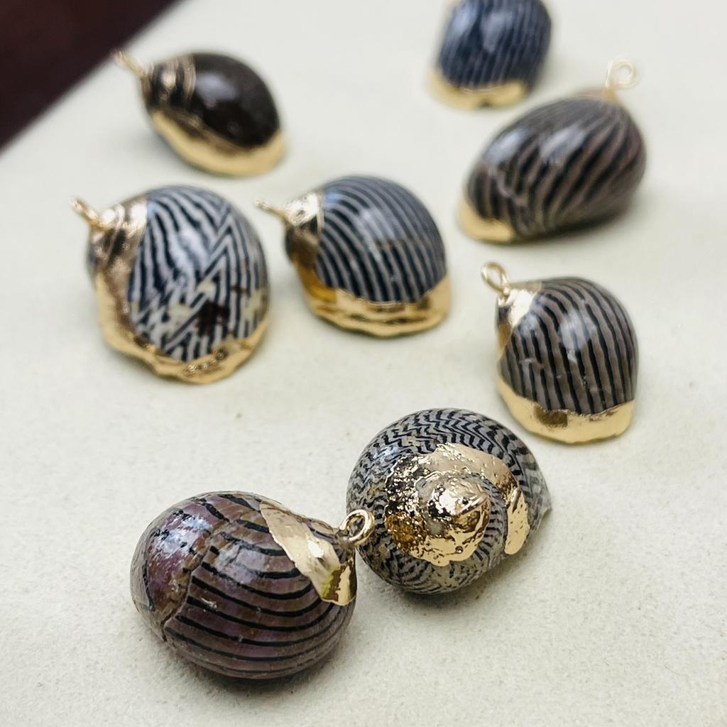 10Pcs, Summer Boho Style Natural Shell Striped Conch Zinc Alloy Golden Edge Pendant Charms for DIY Necklace Accessories, Creative Jewelry Making