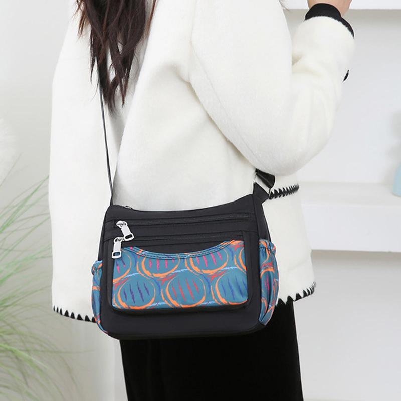 Mote Ny Middelaldrende Mamma-veske Stor kapasitet Trykt Flerlags Skulderveske Lett Casual Joker Dame Crossbody-veske