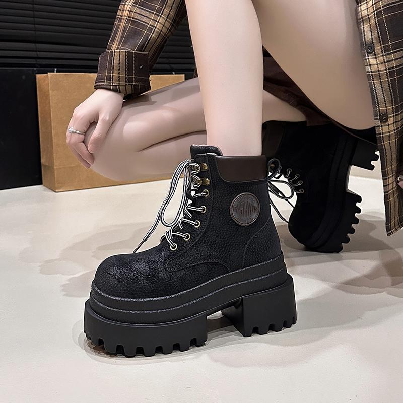 Modische Stiefeletten für Damen Designer Flats Plateauschuhe Mode Winterkleid Damenstiefel 2025 Neu Wildleder Gemütliche Chelsea Botas De Mujer