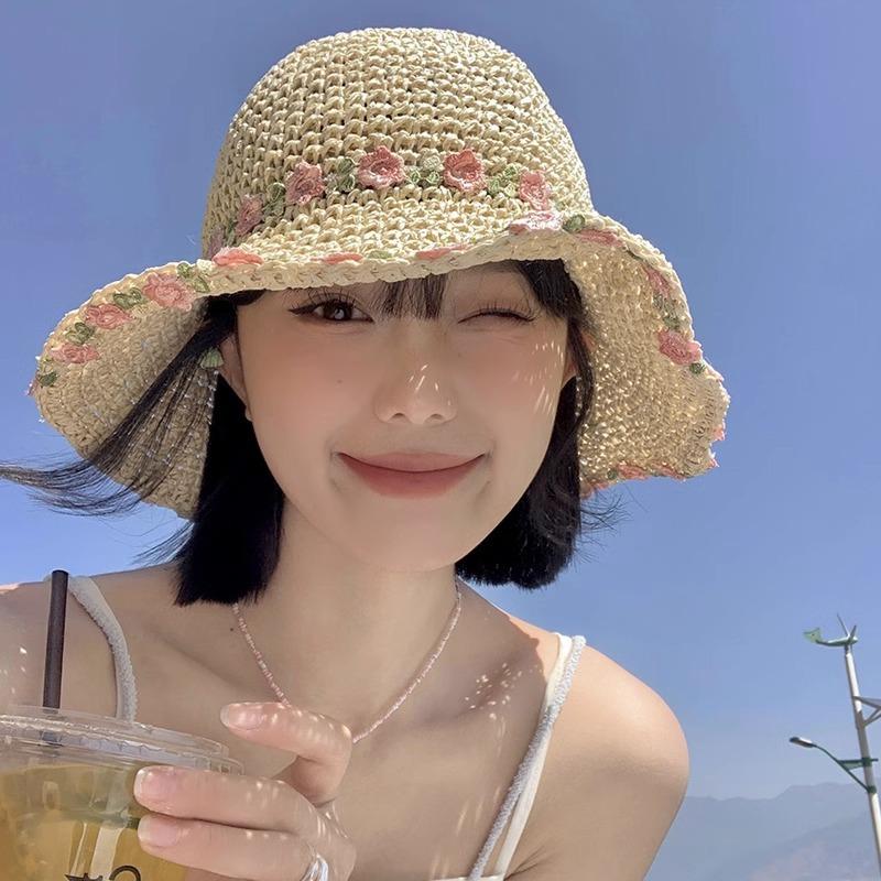2024 New Knitted Small Flower Straw Hat for Women's Summer Beach Vacation and Outgoing Sunshade Foldable Sweet Sunscreen Hat