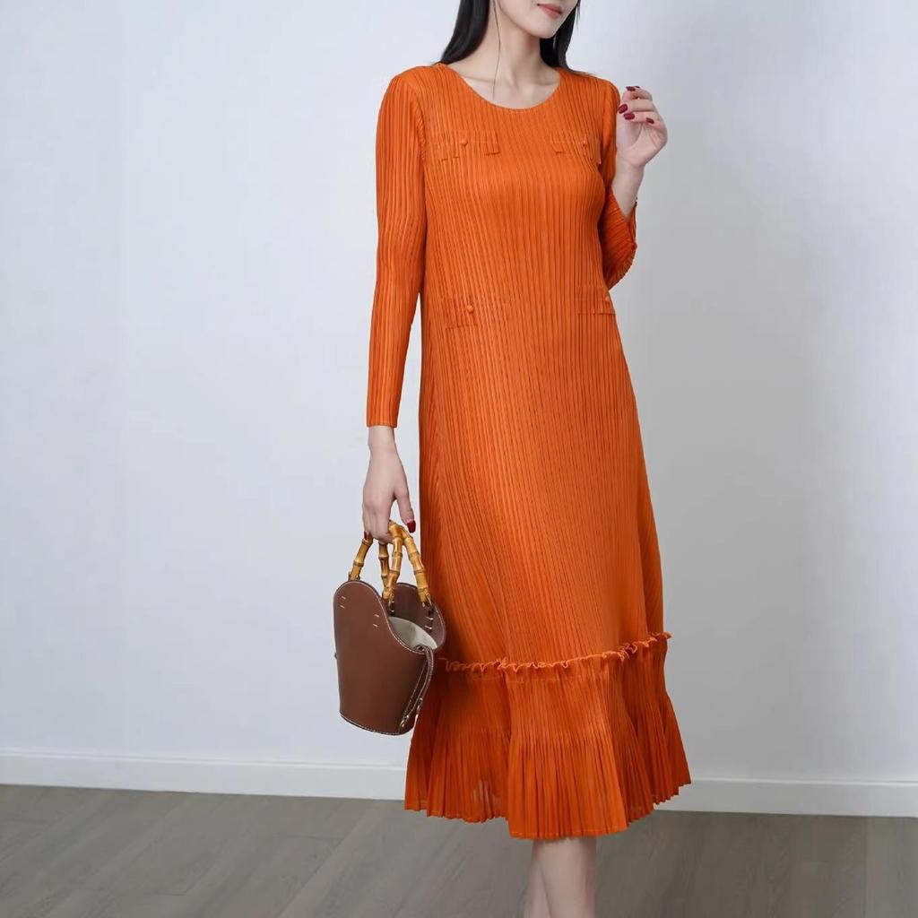 Women's 2026 Spring New Arrival: Elegant Pleated Long Dress for Commuting