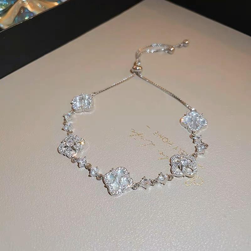 Корейский роскошный браслет из ракушек в виде четырехлистного клевера: Регулируемый летний браслет для женщин