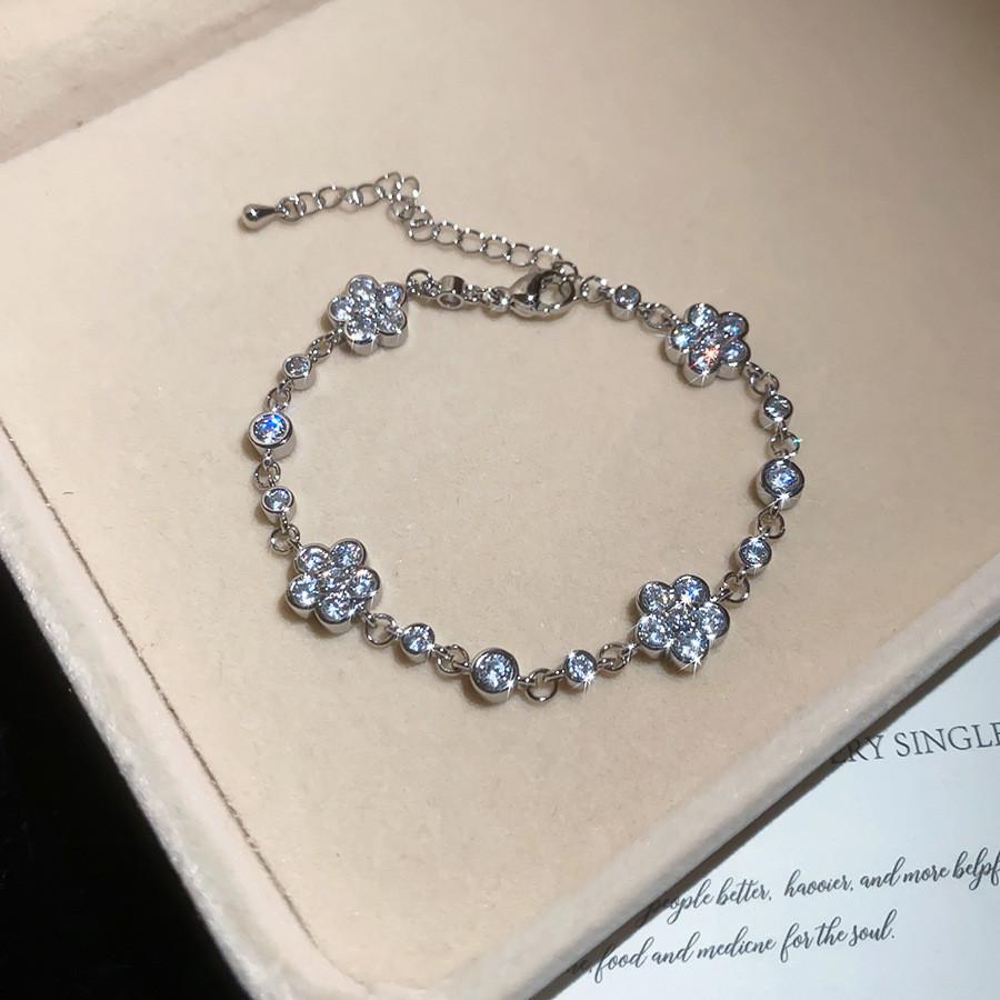 Zircon Flower Jewelry For Women With Simple Style And Highend Feel For Summer 2026