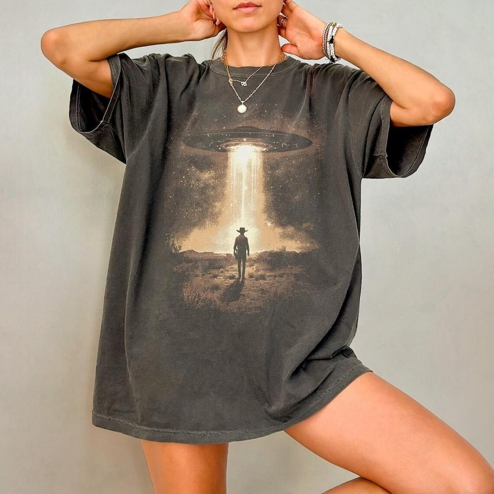 Ковбойская рубашка НЛО - Ретро-футболка в западном стиле, Винтажная футболка с графикой родео, Унисекс S