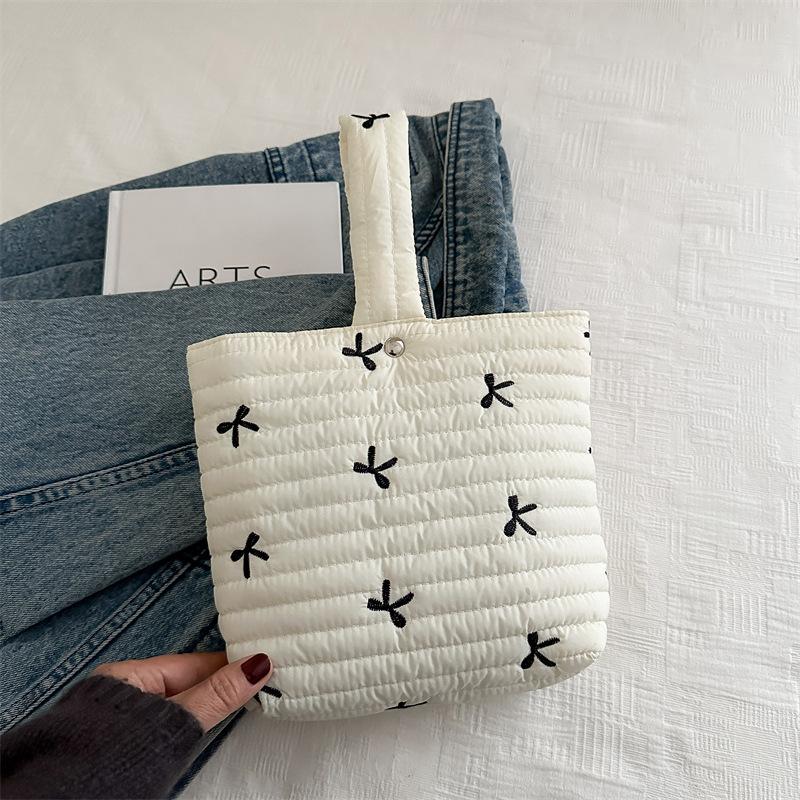 Fashion small fresh casual bow embroidery handbag 2025 autumn and winter new foreign style cute portable bucket bag