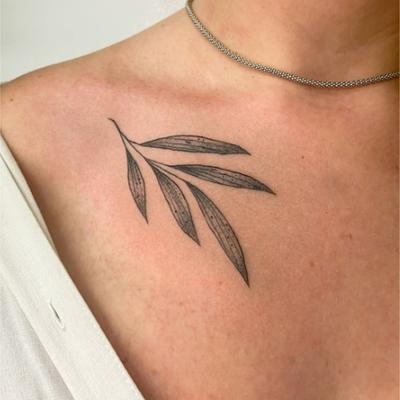 Premium Sense Small Fresh Personality Wicker Willow Leaf Clavicle Arm Tattoo Sticker