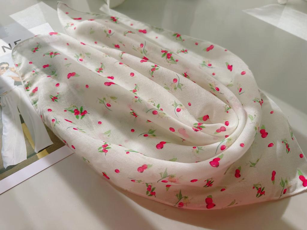 Cotton and linen small square scarf 11 * 11cm silk scarf square scarf polka dot silk scarf ribbon accessories thin soft high-end silk scarf