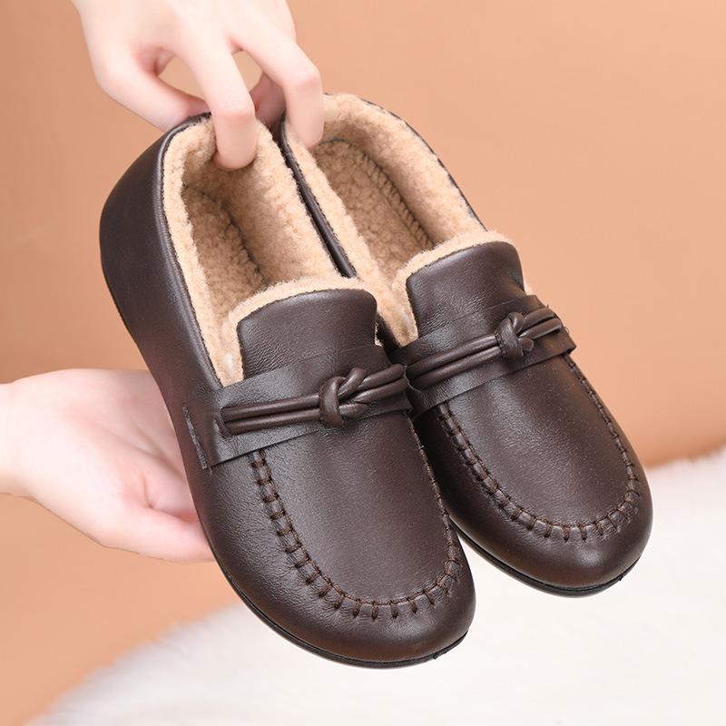 Autumn/Winter 2024 Soft Leather Slip-On Moccasins for Women