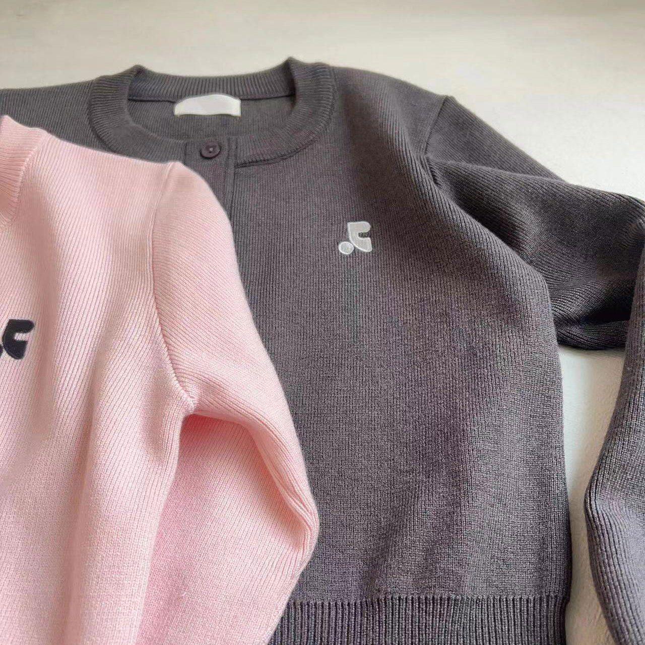 

Кардиган женский вязаный приталенный с вышивкой в корейском стиле для ранней осени XL - Recommended 115-130 catties