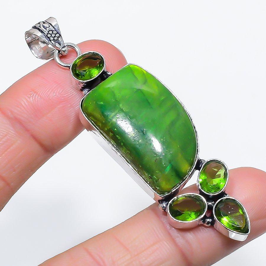 

Natural Green Labradorite, Peridot 925 Sterling Silver Pendant 2.76 h8h38