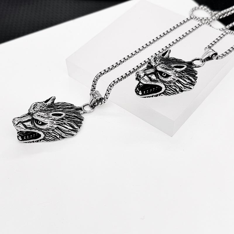 Retro Titanium Steel Men's Wolf Head Pendant Necklace - Trendy European & American Hip Hop Style