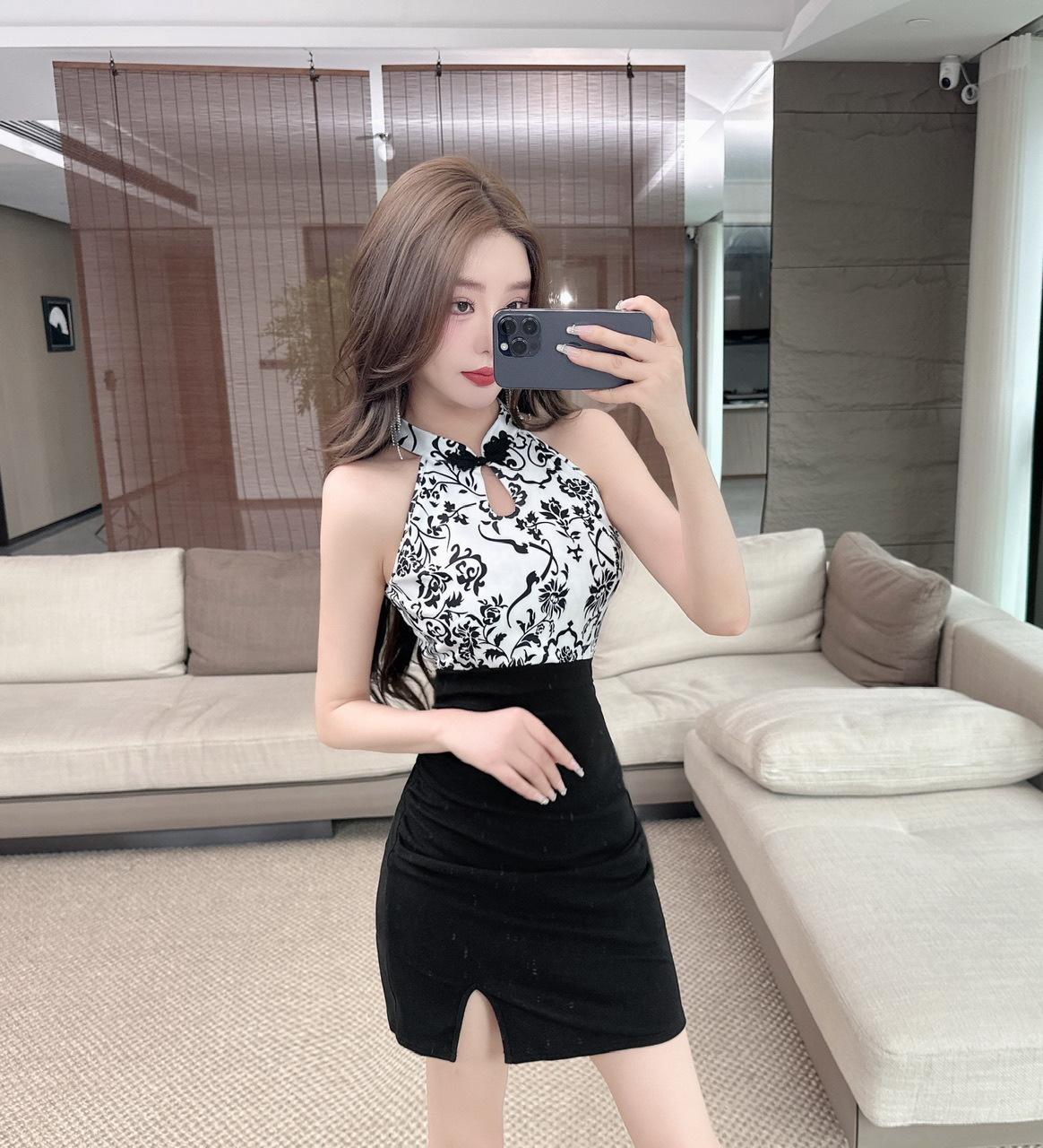 

Sexy off-the-shoulder, hip-wrapped, contrasting colors, printed base, celebrity stand-up collar, disc buckle, advanced sense, improved cheongsam dress L