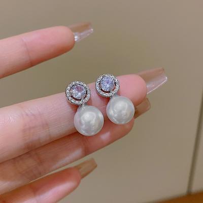 High-end Zircon Pearl Earrings Women's Niche Super Flash Earrings Light Luxury Style Ears