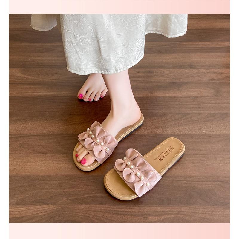 Flat-bottomed one-word drag shoes for women's summer wear, new with skirt, soft-soled casual beach sandals