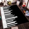 Tappeto con motivo tastiera di pianoforte bianco e nero per soggiorno moderno Adatto per l'uso come antiscivolo per divani in soggiorno e camera da letto