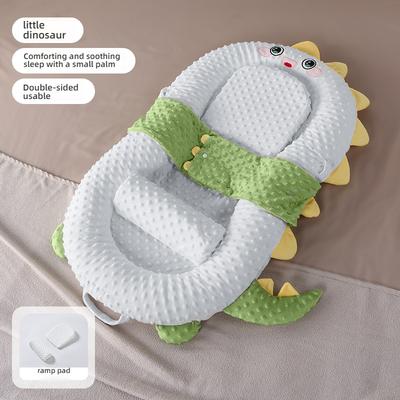Kołyska komfortowa dla noworodka ze skośnym materacem, podnóżkiem i półką na zabawki marki Little Dinosaur tworzy przytulne i ciepłe łóżeczko kołysankowe