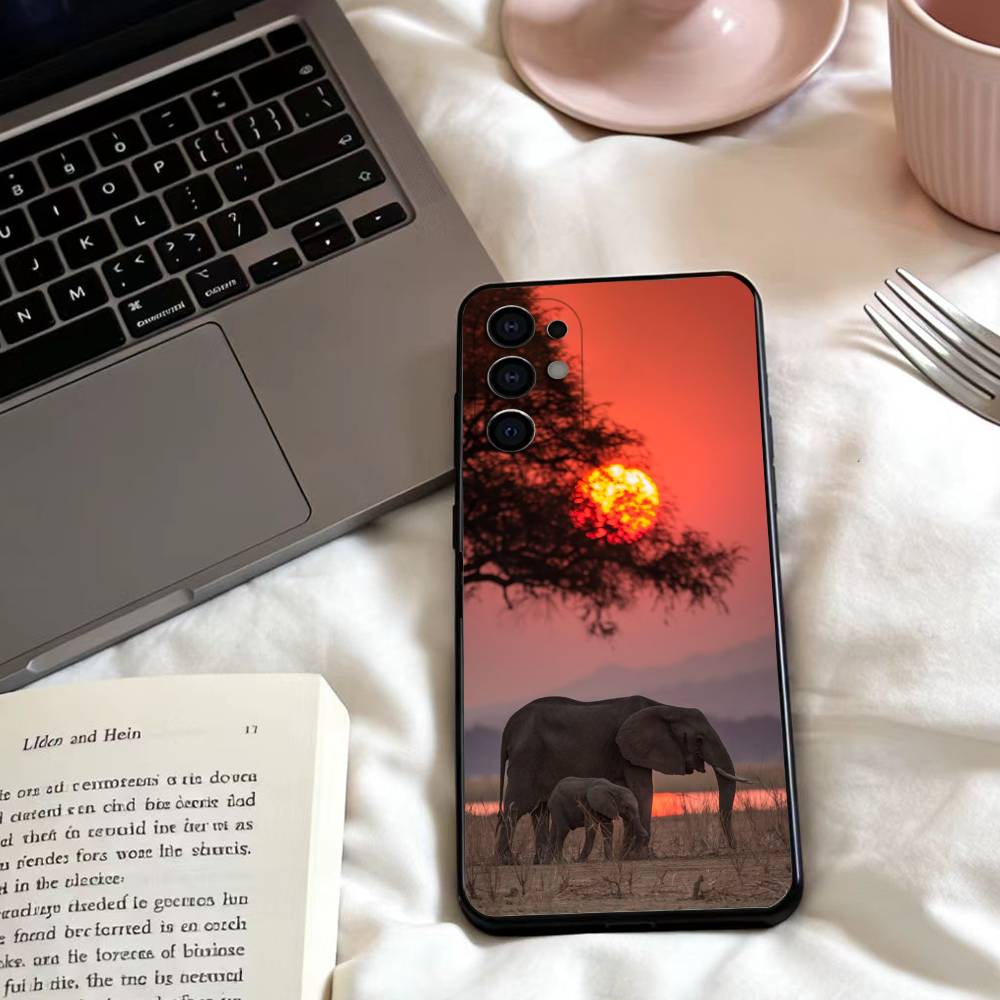 

Elephant Baby Nature Phone Case For Samsung S25,24,23,22,30,21,10,9,Ultra,Plus,Lite,FE,4,5 G Soft Black Case Samsung S24Plus