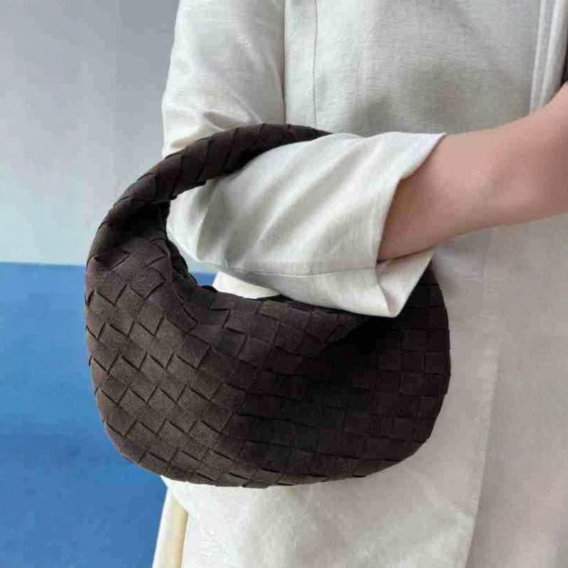 

Женская сумка маленькая матовая плетеная сумка новая сумка-круассан ручная сумка модная 28*4*22cm кофейный