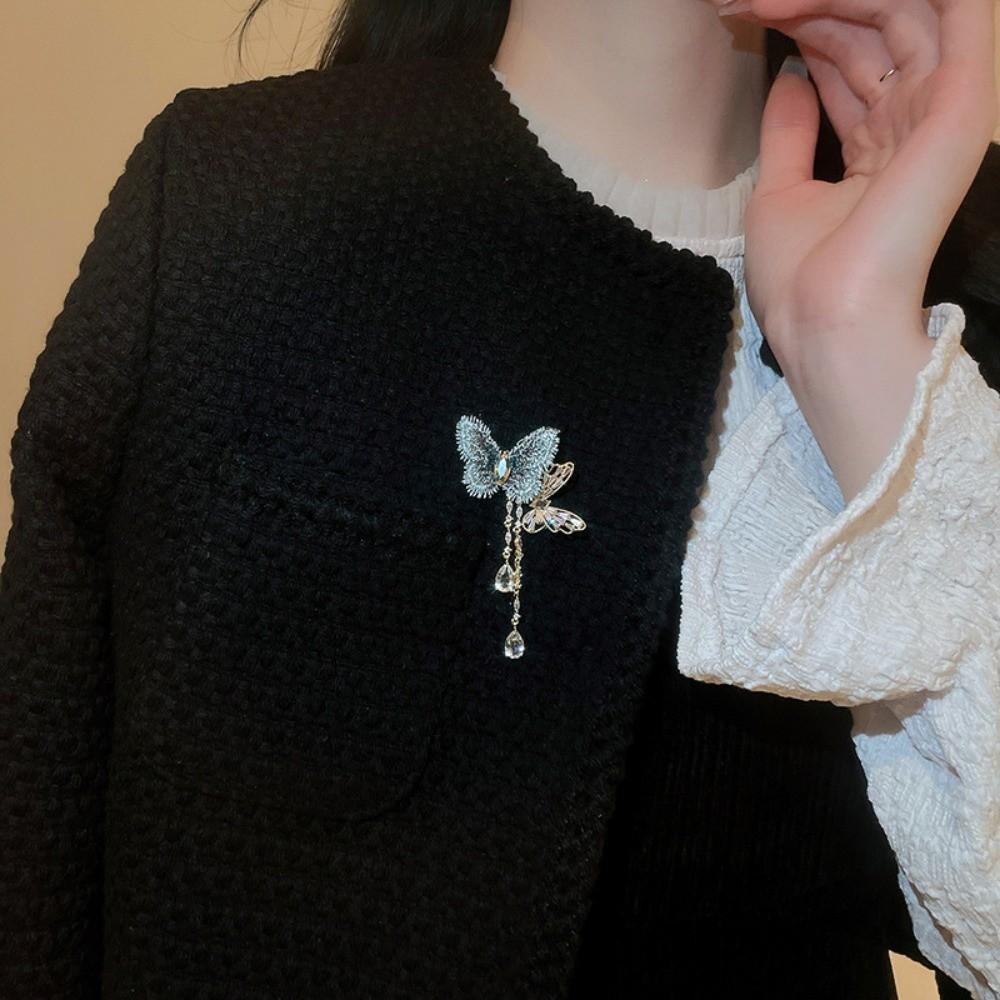 Vintage Butterfly Tassel Brooch Metal Banquet Clothes Metal Pin Zircon Luxury Badge Pin Girls