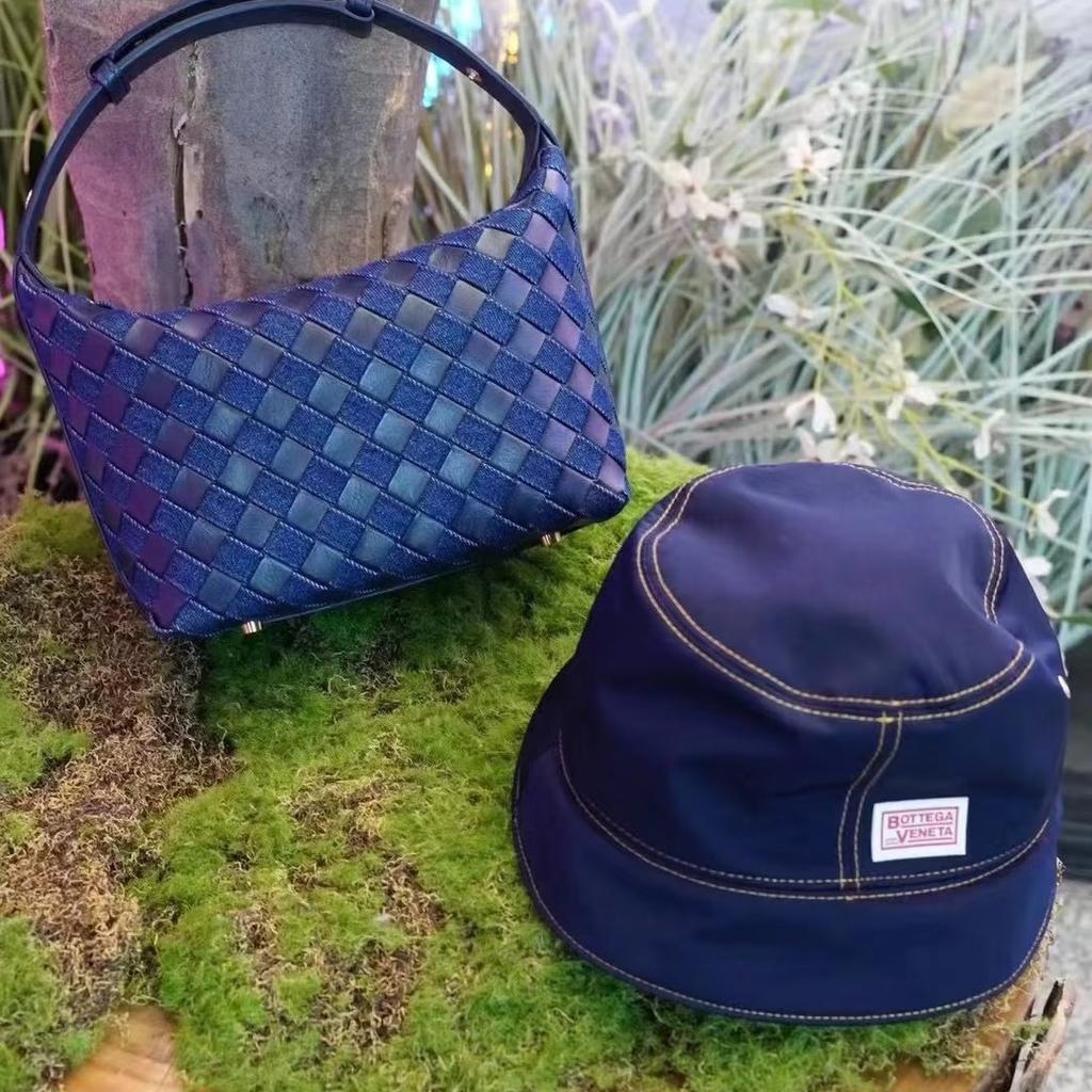 Spring and Summer New High-end Leather Woven Denim Lunch Box Bag Underarm Handbag