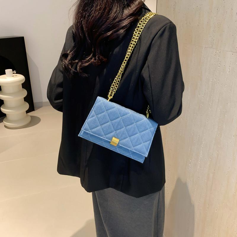 Korean Version of the Trend Small Square Bag 2025 Summer New Fashion Simple Messenger Bag Casual Niche Single Shoulder Armpit Bag Women