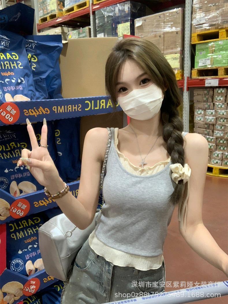 

Женская летняя кружевная майка-камезоль прилегающего силуэта, дизайн из двух частей M