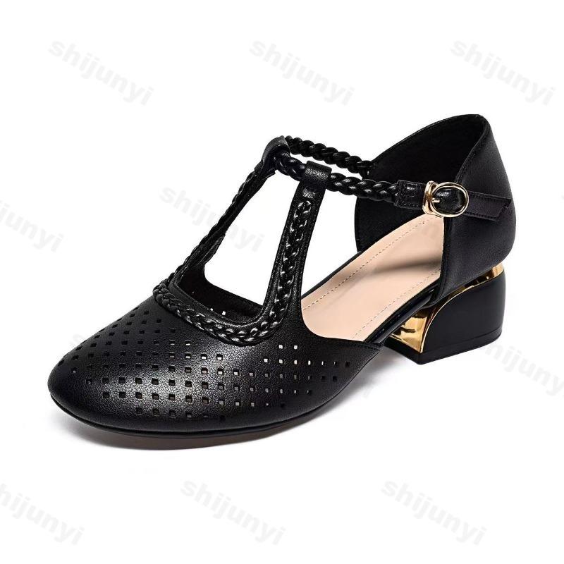 Fashion Retro Fashion Casual Sandals for Women Summer 2025 New Square Head Hollow Thick Heeled Single Shoes Comfortable Beach Cool Pumps