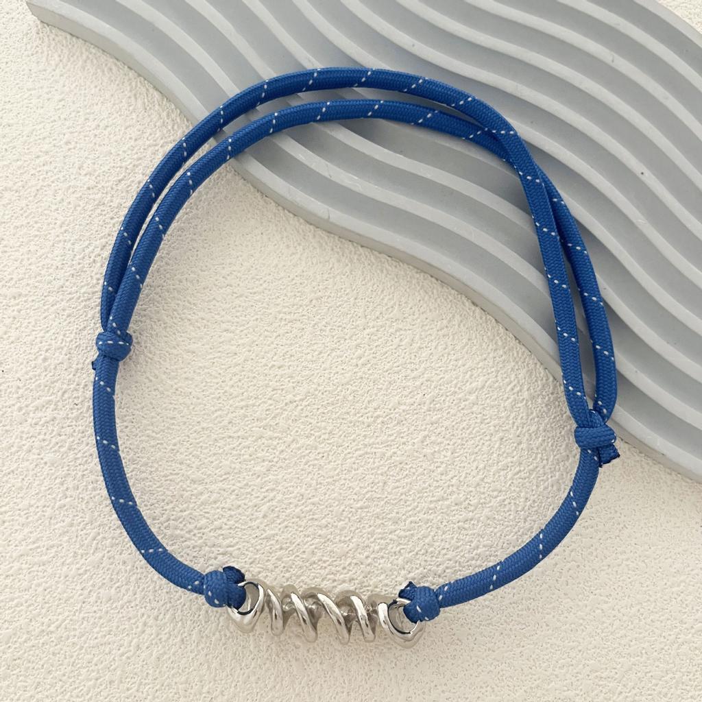 A Simple and Fashionable Geometric Pendant Women's Necklace with a Multi-color Woven Rope In a Personalized and Trendy Style