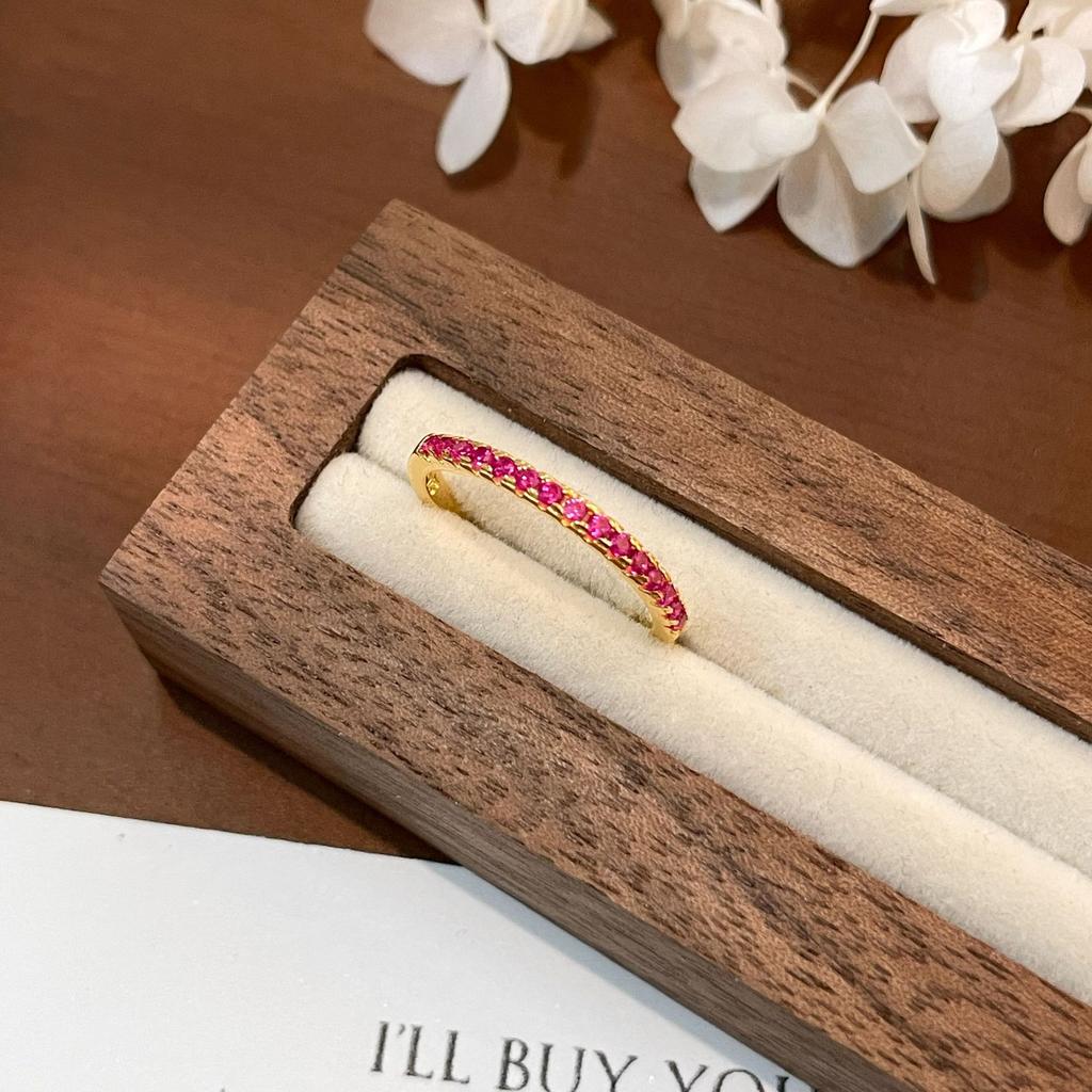 925 Sterling Silber Halbe Ewigkeit Ring für Damen, Rubinrote Farbe Zirkonia Pavé Band, Zierlicher Vergoldeter Jahrestag Geschenk