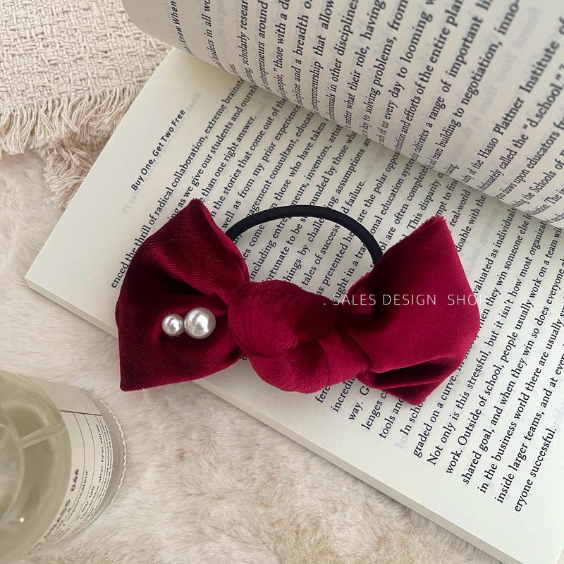 

Korean Velvet Pearl Bow Hair Tie: Chic Autumn/Winter Headwear for Women