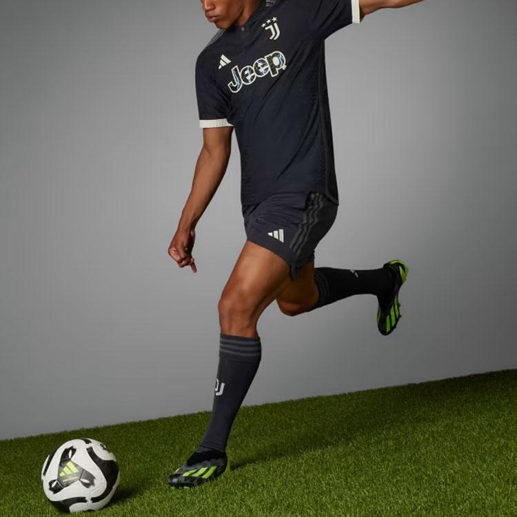 Adidas Ювентус 23/24 третий подлинный трикотаж с текстовым принтом в стиле пэчворк с коротким рукавом мужской футбольный трикотаж черный IQ4854
