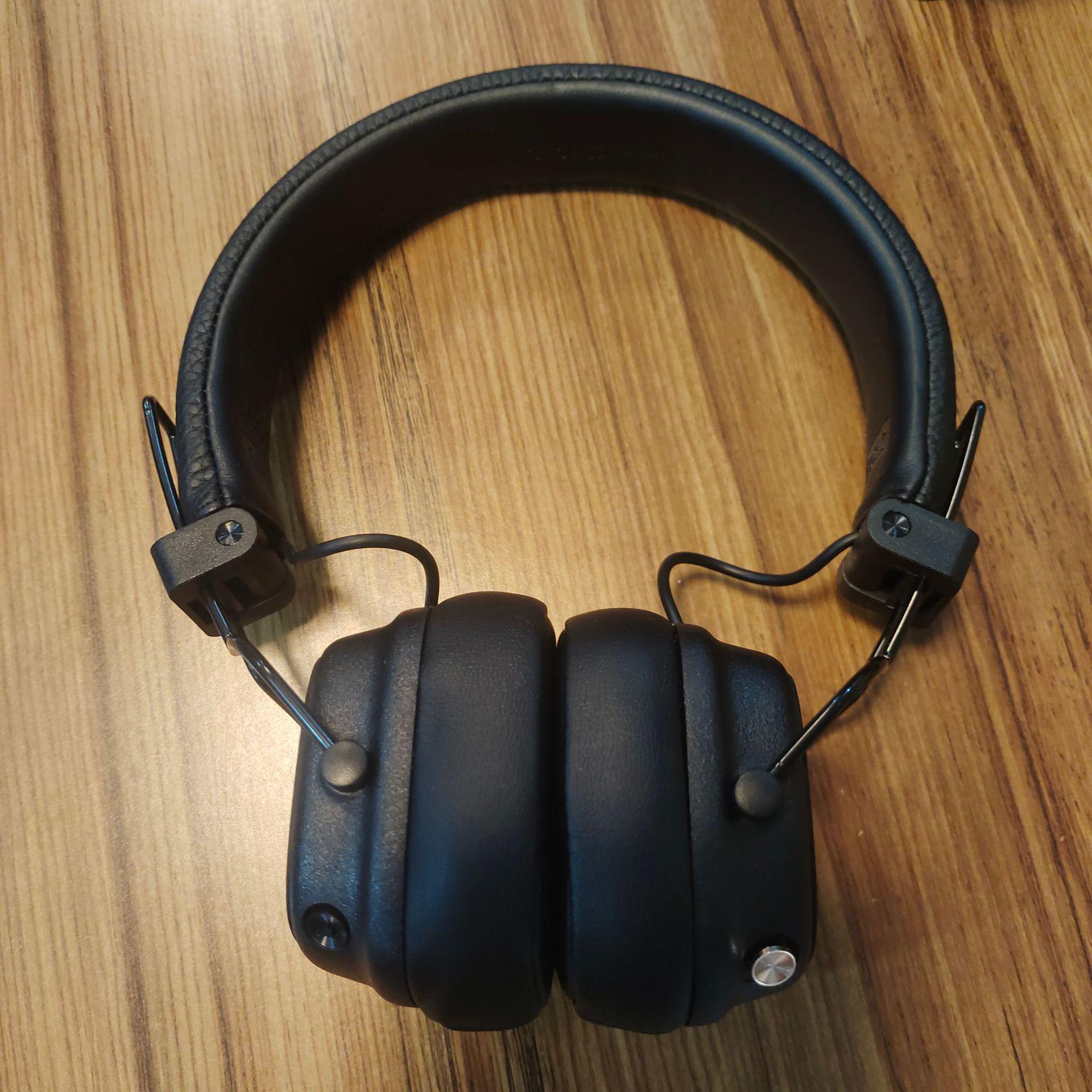 

Marshall Major V5 Wireless Over-Ear Bluetooth Headphones чорний