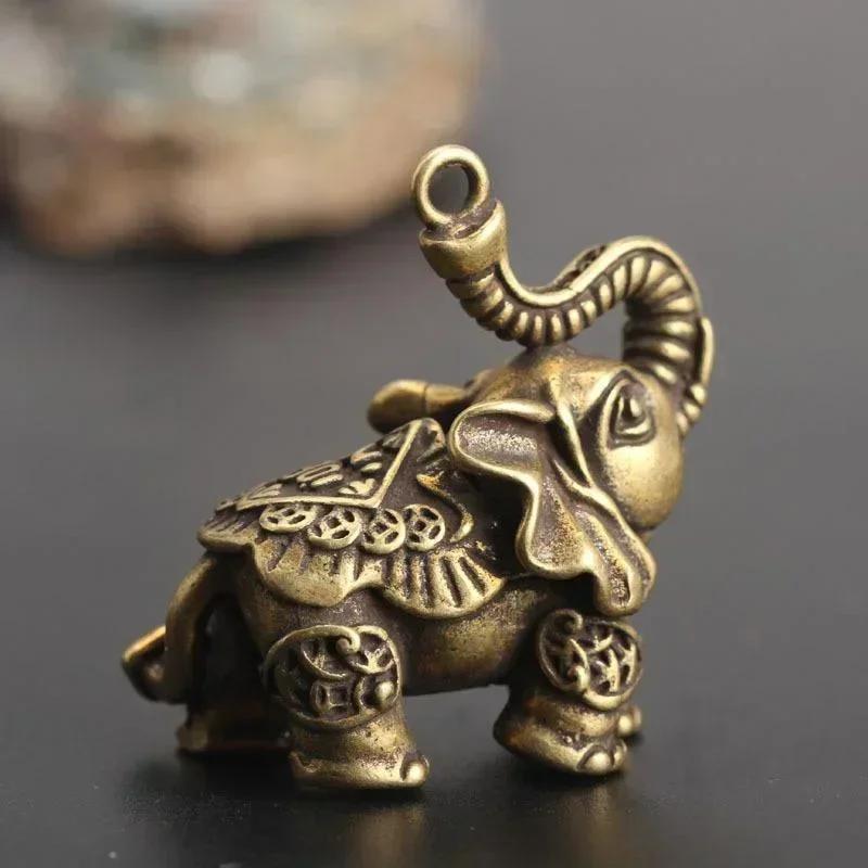Retro Brass Auspicious Elephant Ornaments Keychain Metal Animal Keychain Living Room Decoration Home Decor Accessories