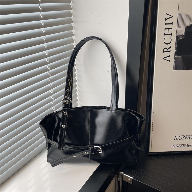 

New shoulder bag women s large capacity 2025 autumn commuter big bag fashion minimalist style tote bag women