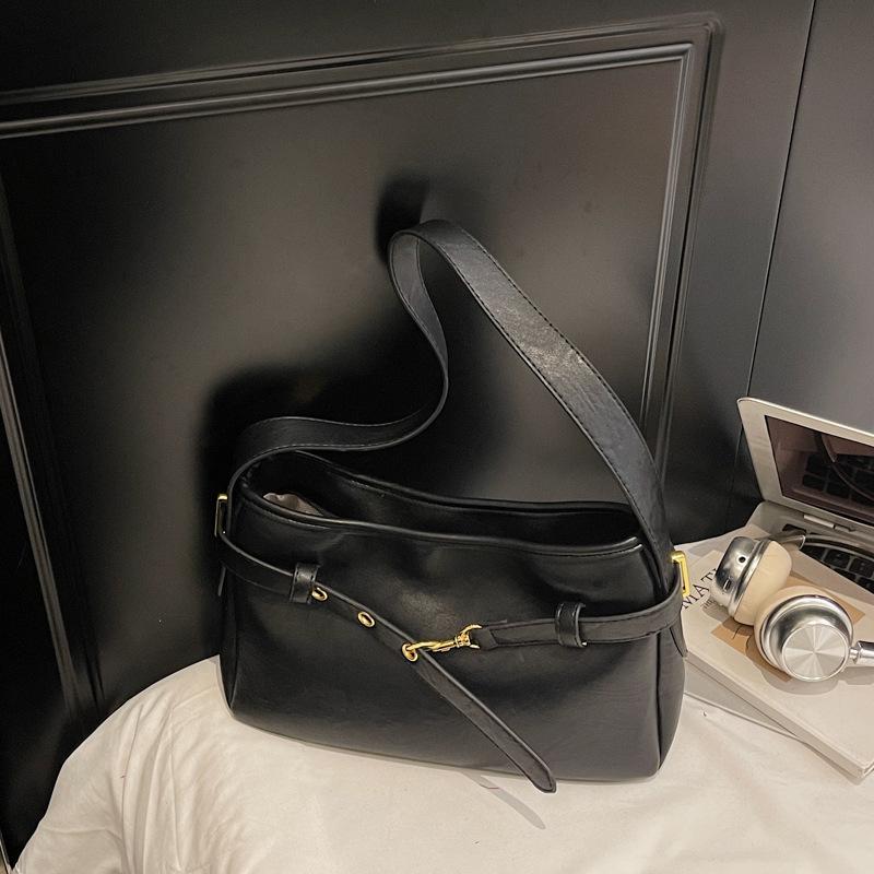 Retro High-value Shoulder Bag Women's Winter New Fashion Shoulder Bag Niche Fashion Messenger Bag