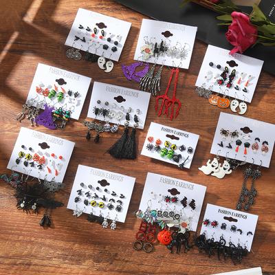 Halloween-Ohrringe, gruselige Kürbis-Spinnennetz-Ohrstecker, gruselige Totenkopf-Ohrstecker, mehrteiliges Set, Teufelsgabel, große Ohrstecker, 24-teiliges Set, Ohrstecker, Geschenk, Schmuck-Ohrstecker