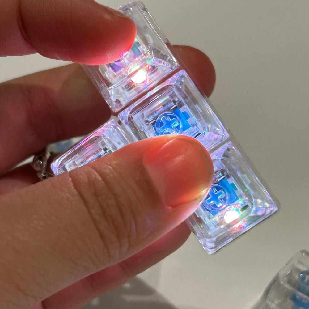 Relaxing 4/5 Keys Finger Keyboard Stress Relief Gadget Fidget Keychain Pass The Time Button Keycap Keyboard Caps Adult