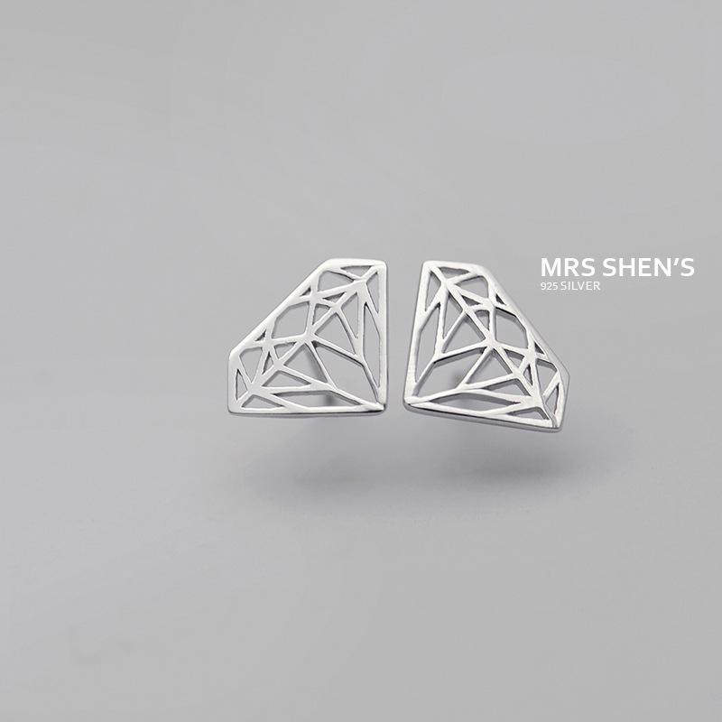 Mrs. Yu Sterling Silver Needle Diamond Cutout Geometric Stud Earrings